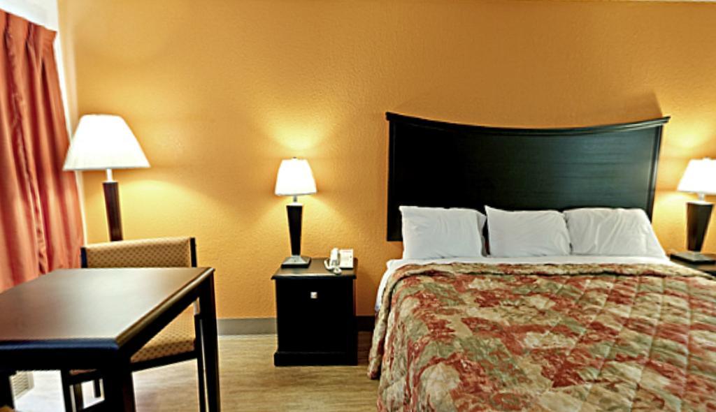 Econo Lodge Metropolis Ruang foto
