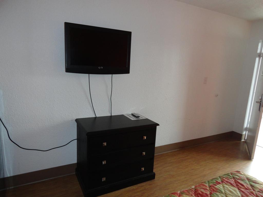 Econo Lodge Metropolis Ruang foto