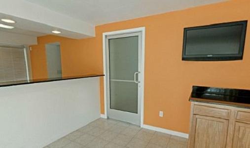 Econo Lodge Metropolis Bagian luar foto